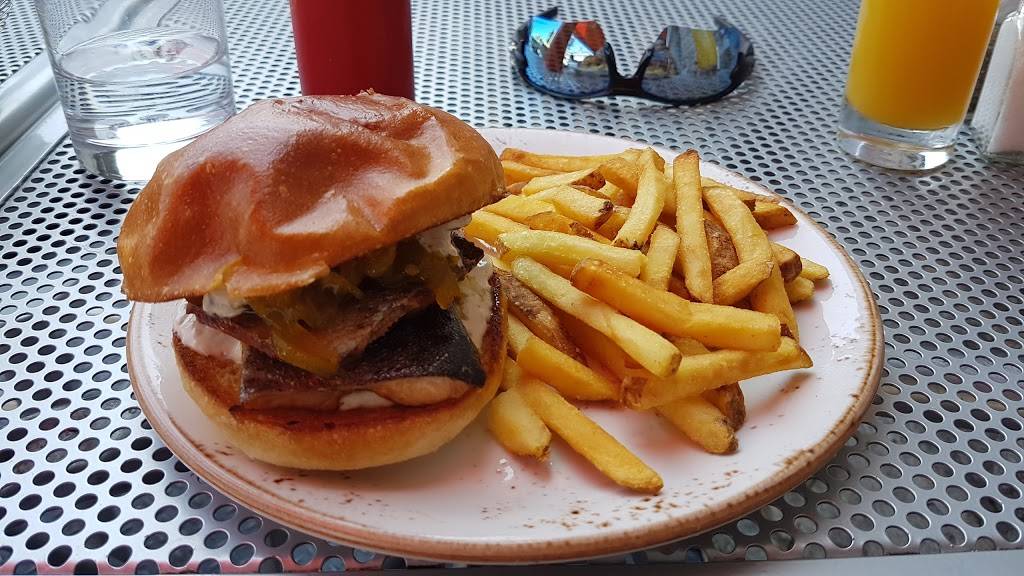 Diannes Fish Shack & Smokehouse | restaurant | 195 Ontario St, Kingston, ON K7L 2Y7, Canada | 6135073474 OR +1 613-507-3474