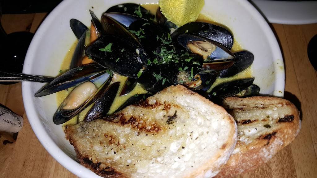 Bonfyre American Grille | restaurant | 2601 W Beltline Hwy, Madison, WI 53713, USA | 6082733973 OR +1 608-273-3973