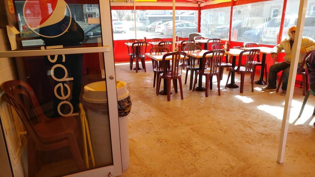 Chez Lou Patate | restaurant | 374 Rue Main, Gatineau, QC J8P 5K7, Canada | 8196432100 OR +1 819-643-2100