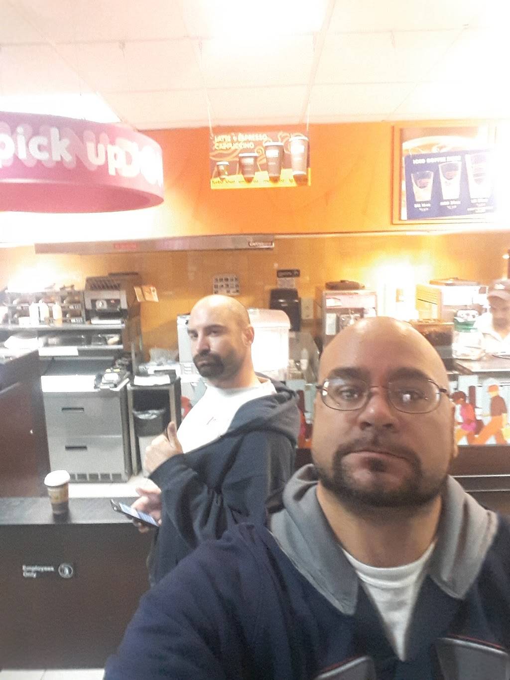 Dunkin Donuts | cafe | 16302 Cross Bay Blvd, Howard Beach, NY 11414, USA | 7188433100 OR +1 718-843-3100