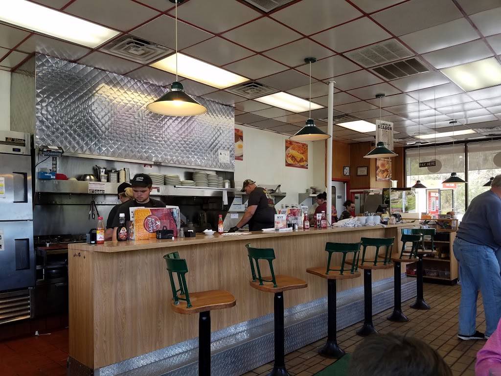 Huddle House | meal takeaway | 609 Haywood Rd, Dillsboro, NC 28725, USA | 8285863663 OR +1 828-586-3663