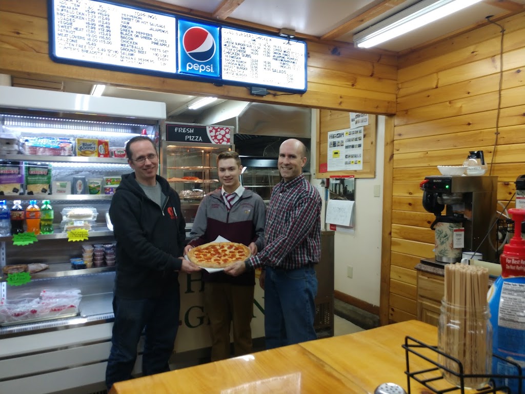 Mikes Country Store | meal delivery | 59 Downeast Highway, Ellsworth, ME 04605, USA | 2076674444 OR +1 207-667-4444