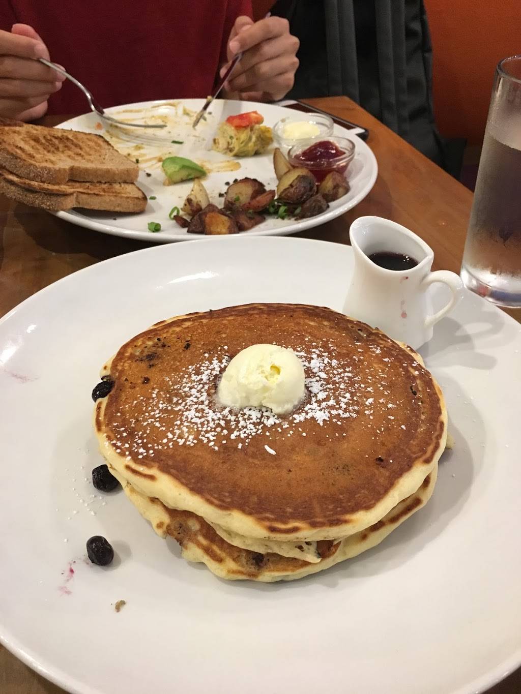 Simple Cafe Milwaukee | restaurant | 2124 N Farwell Ave, Milwaukee, WI 53202, USA | 4142712124 OR +1 414-271-2124