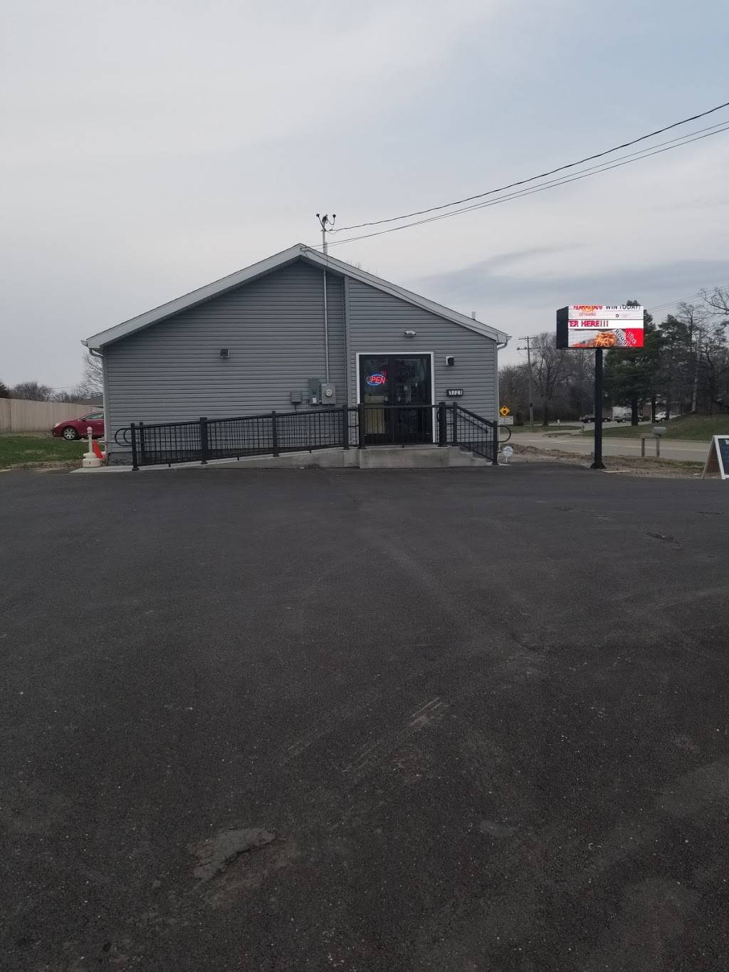 Wildcatters Grill | restaurant | 1721 Jackson Ave, Charleston, IL 61920, USA | 2175122105 OR +1 217-512-2105