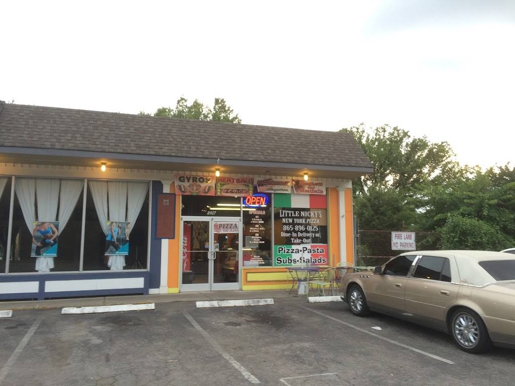 Little Nickys New York Pizza | restaurant | 8917 Oak Ridge Hwy, Knoxville, TN 37931, USA | 8658960125 OR +1 865-896-0125