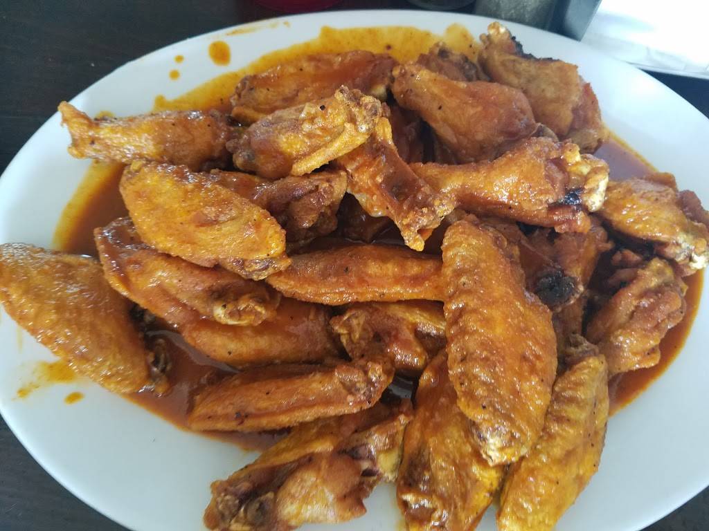 Santoras Pizza Subs & Wings | restaurant | 28251 Marguerite Pkwy, Mission Viejo, CA 92692, USA | 9493643282 OR +1 949-364-3282