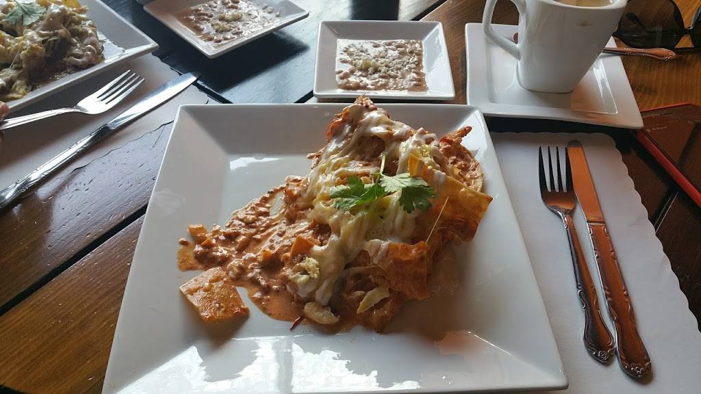 Los Chilaquiles Plaza Real | restaurant | Río Tijuana 3a. Etapa, Rio Tijuana 3ra Etapa, 22226 Tijuana, B.C., Mexico | 016646251713 OR +52 664 625 1713