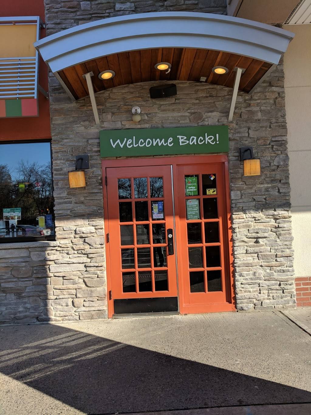 Applebees Grill + Bar | restaurant | Fashion Center Mall, 17 E Ridgewood Ave, Paramus, NJ 07652, USA | 2014478813 OR +1 201-447-8813