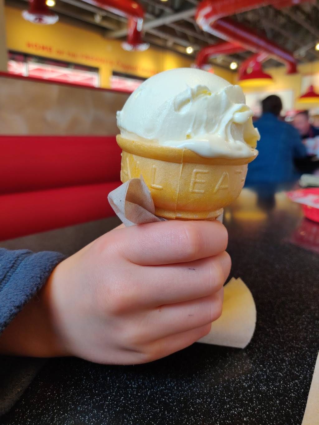 Freddys Frozen Custard & Steakburgers | restaurant | 5502 W, High Market Dr, West Valley City, UT 84120, USA | 8019681308 OR +1 801-968-1308