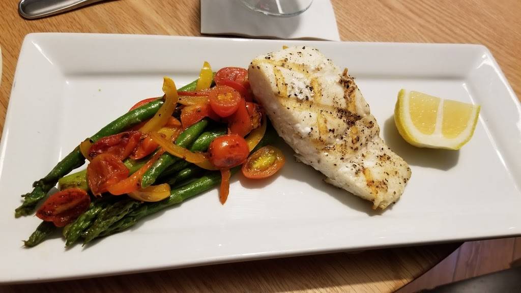 The Bistro – Eat. Drink. Connect.® | restaurant | 11550 NE Airport Way, Portland, OR 97220, USA | 5032523200175 OR +1 503-252-3200 ext. 175