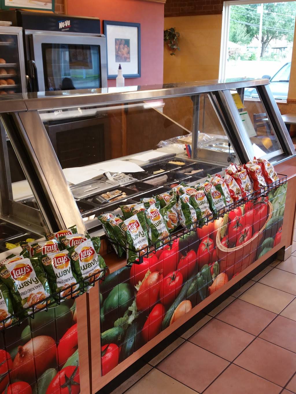 Subway Restaurants | restaurant | 920 S Park Ave, Herrin, IL 62948, USA | 6189426328 OR +1 618-942-6328