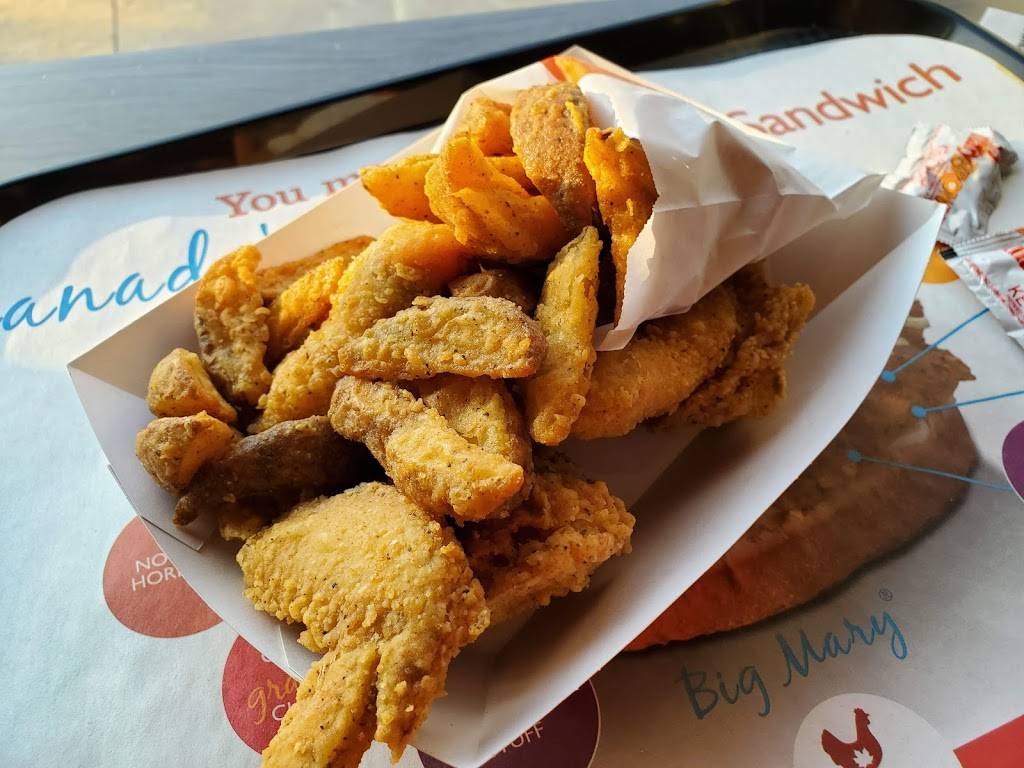 Mary Browns Chicken & Taters | restaurant | 11 Jacob Keffer Pkwy, Concord, ON L4K 5N8, Canada | 2898325077 OR +1 289-832-5077