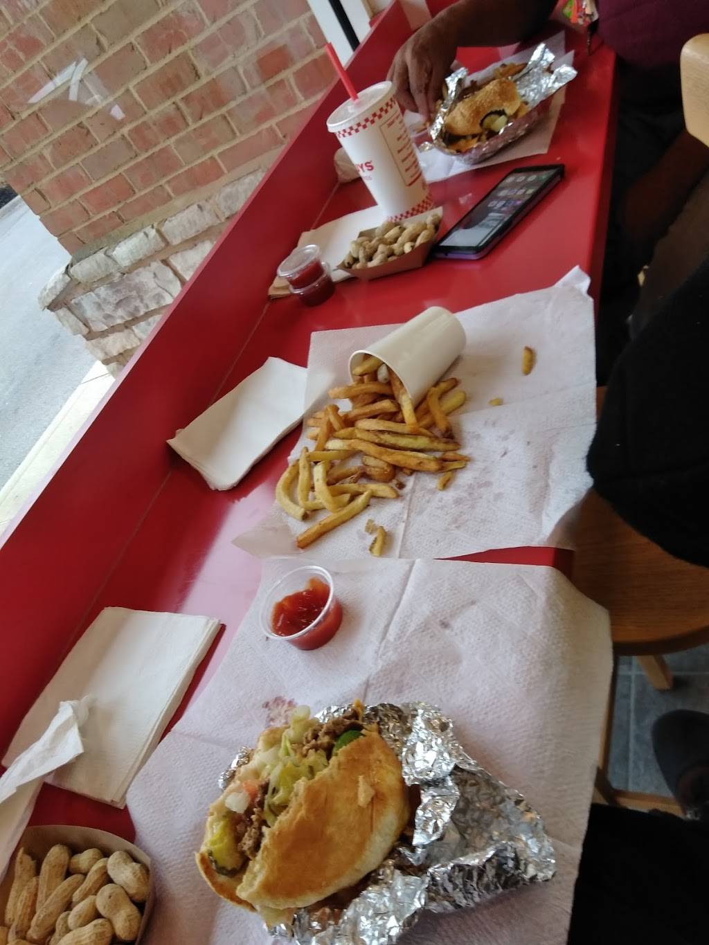 Five Guys | meal takeaway | 6951 E Broad St, Columbus, OH 43213, USA | 6145751555 OR +1 614-575-1555