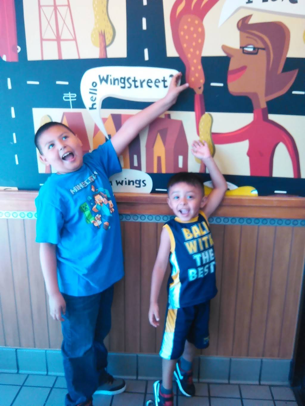 Pizza Hut | restaurant | 4209 East Cesar E Chavez Avenue, Los Angeles, CA 90063, USA | 3232607100 OR +1 323-260-7100