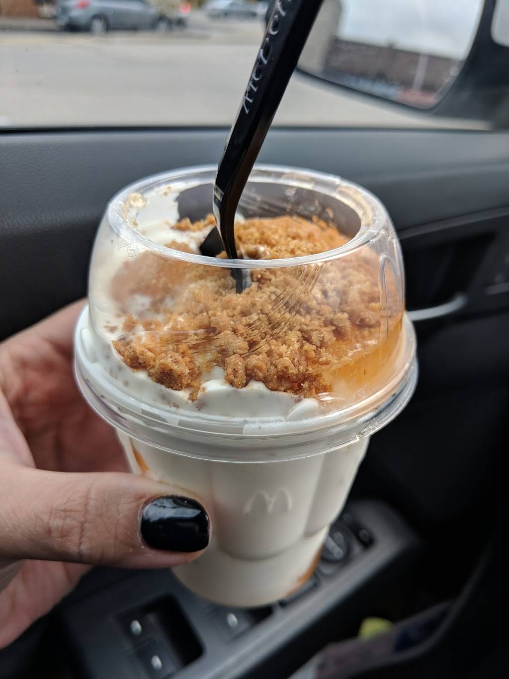 McDonalds | cafe | 5636 Glen Erin Dr, Mississauga, ON L5M 6B1, Canada | 9058127187 OR +1 905-812-7187