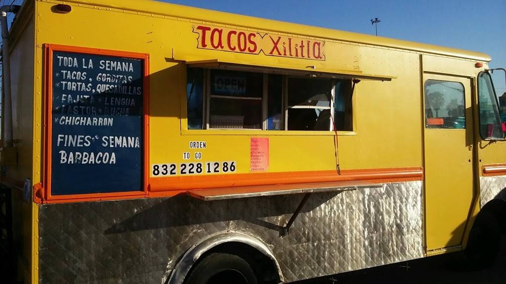 Xilitla Tacos | restaurant | 6003 Gulf Fwy, Houston, TX 77023, USA | 8322281286 OR +1 832-228-1286