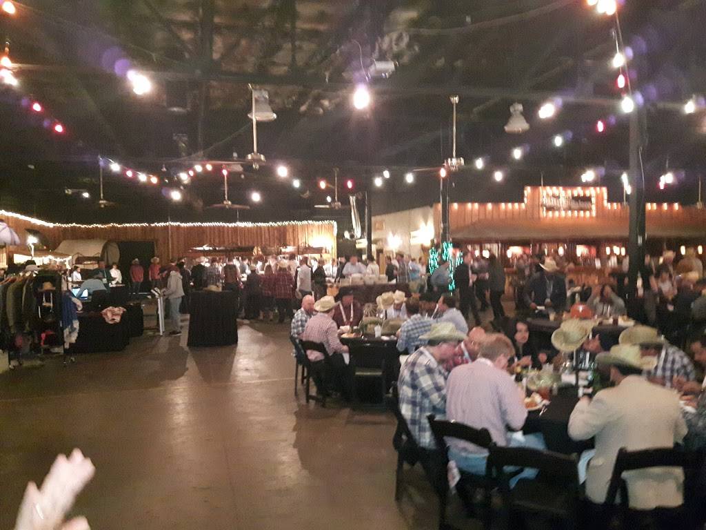 Eddie Deen Ranch | restaurant | 944 S Lamar St, Dallas, TX 75202, USA | 2147414211 OR +1 214-741-4211