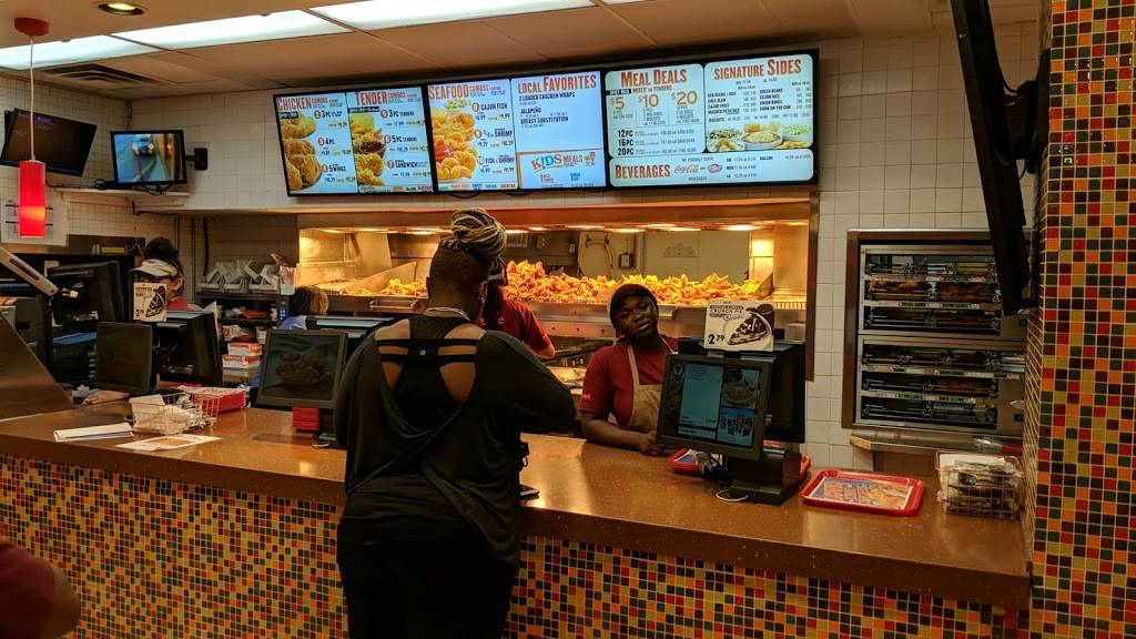 Popeyes Louisiana Kitchen | restaurant | 2485 Crain Hwy, Waldorf, MD 20601, USA | 3018439310 OR +1 301-843-9310
