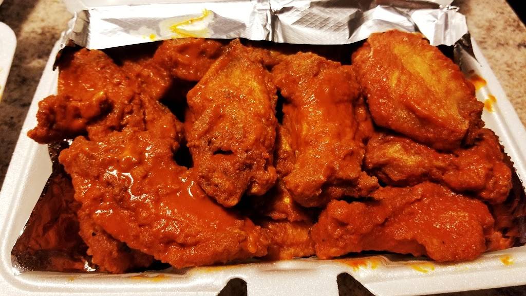 Wing Snob | restaurant | 28408 Five Mile Road, Livonia, MI 48154, USA | 7348554129 OR +1 734-855-4129