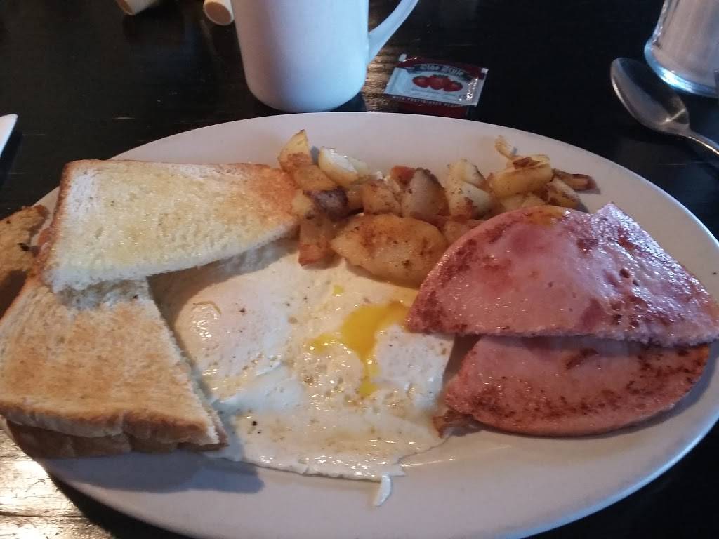 Pattis Place | restaurant | 87 E Main St, Welland, ON L3B 3W5, Canada | 2898207087 OR +1 289-820-7087