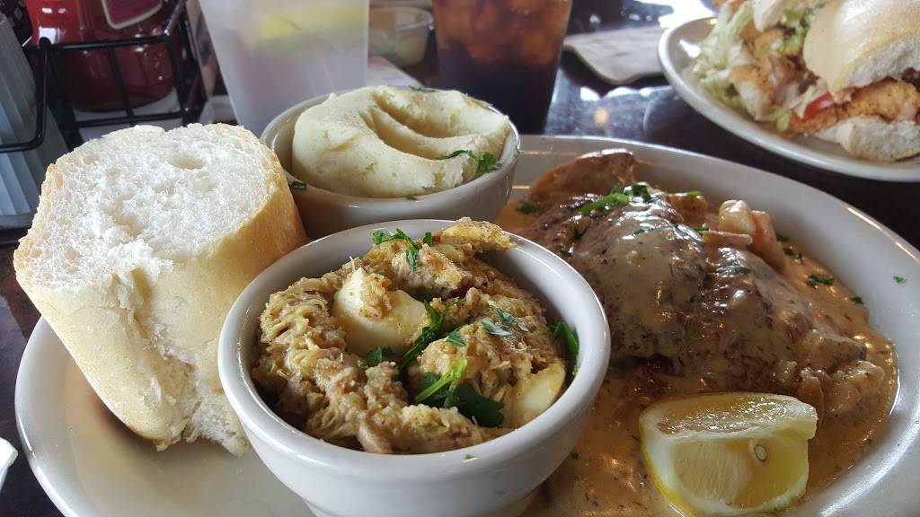 Sammys Food Services & Deli | restaurant | 3000 Elysian Fields Ave, New Orleans, LA 70122, USA | 5049470675 OR +1 504-947-0675