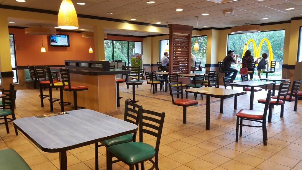 McDonalds | cafe | 11265 Roger Bacon Dr, Reston, VA 20190, USA | 7034371826 OR +1 703-437-1826