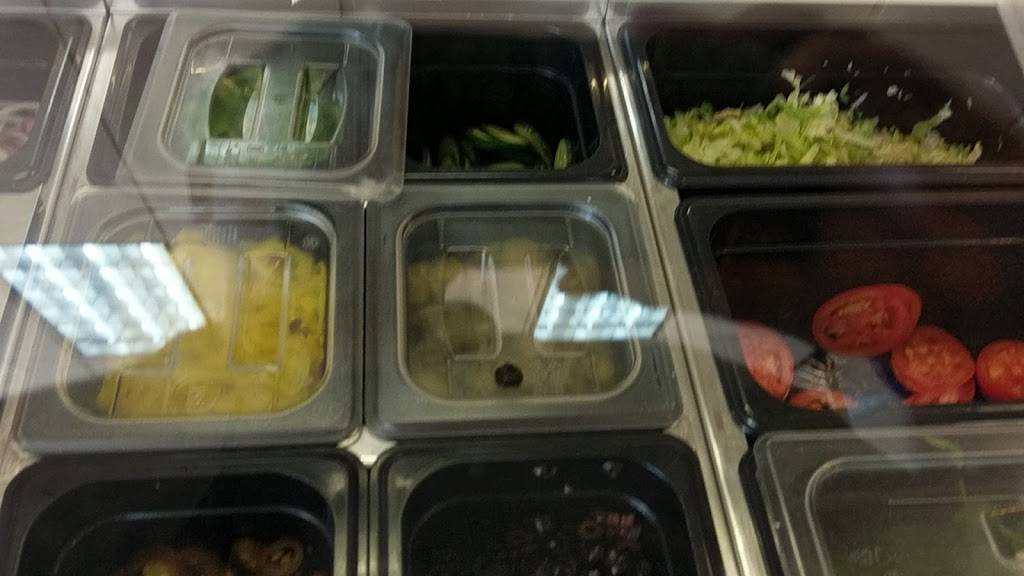 Subway | restaurant | 2 Beaver Grade Rd, McKees Rocks, PA 15136, USA | 4127870377 OR +1 412-787-0377