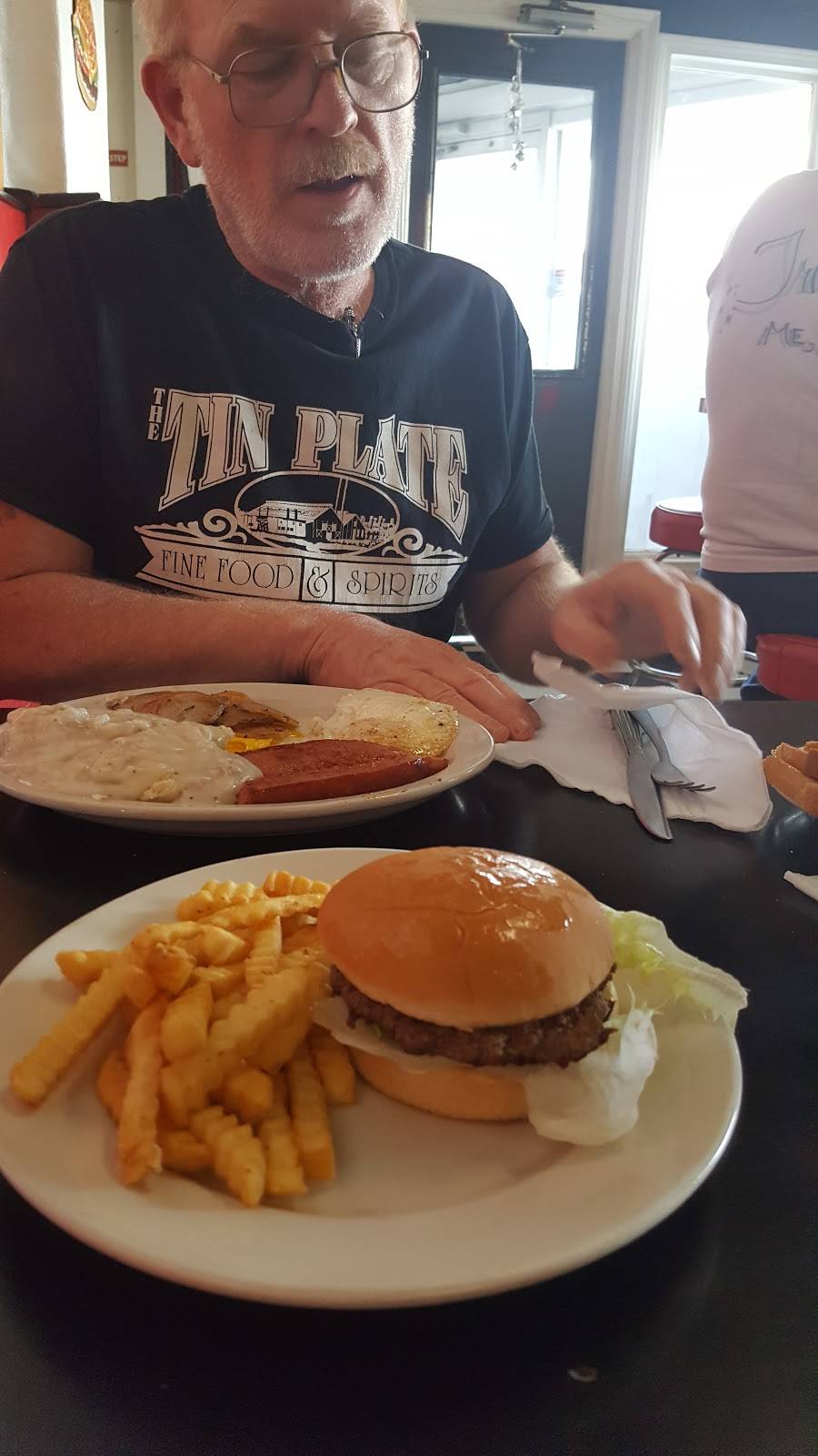 Leroys Place | restaurant | 1537 S A St, Elwood, IN 46036, USA | 7655529051 OR +1 765-552-9051