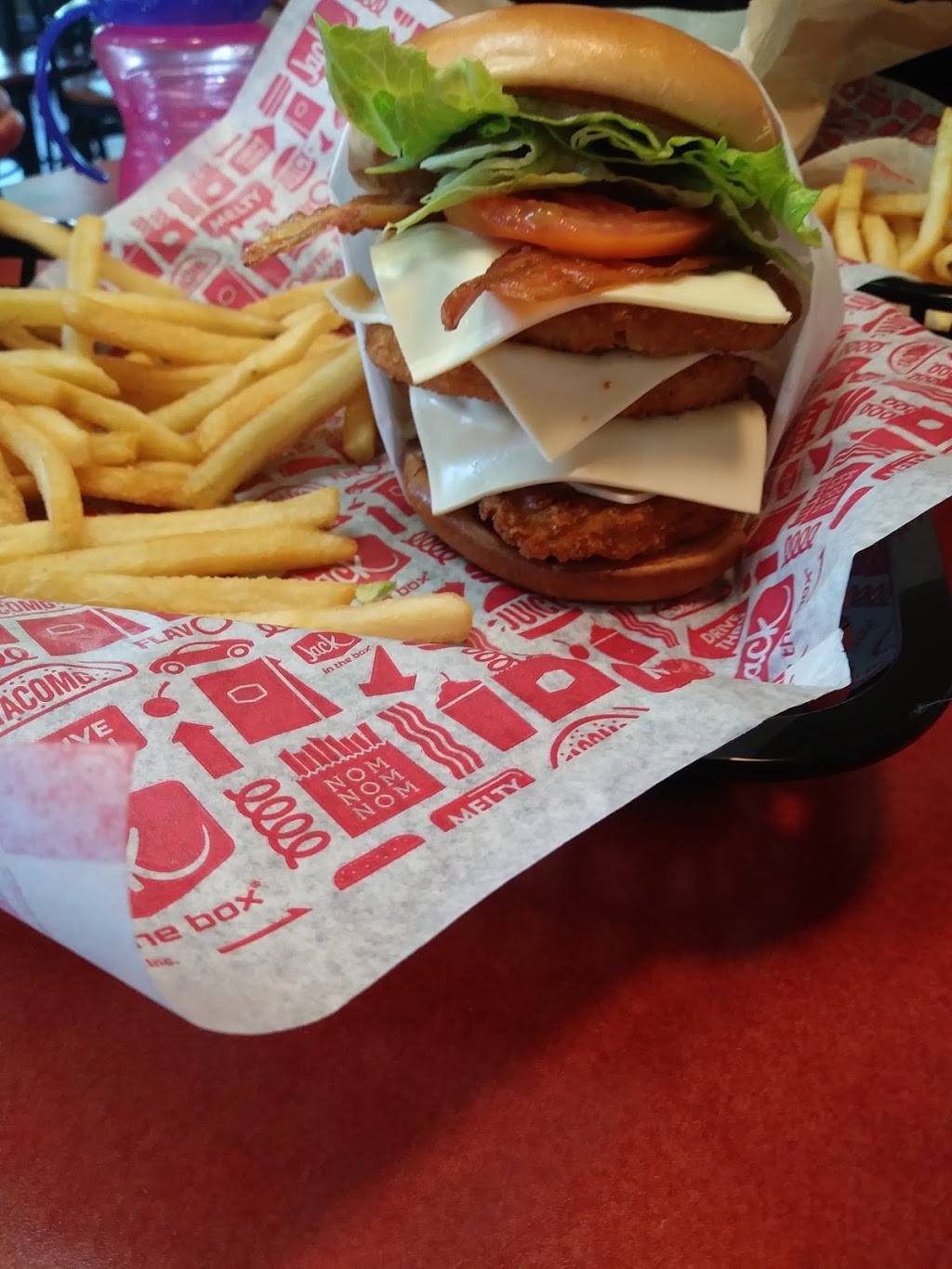 Jack in the Box | restaurant | 2100 E W El Monte Way, Dinuba, CA 93618, USA | 5595913505 OR +1 559-591-3505