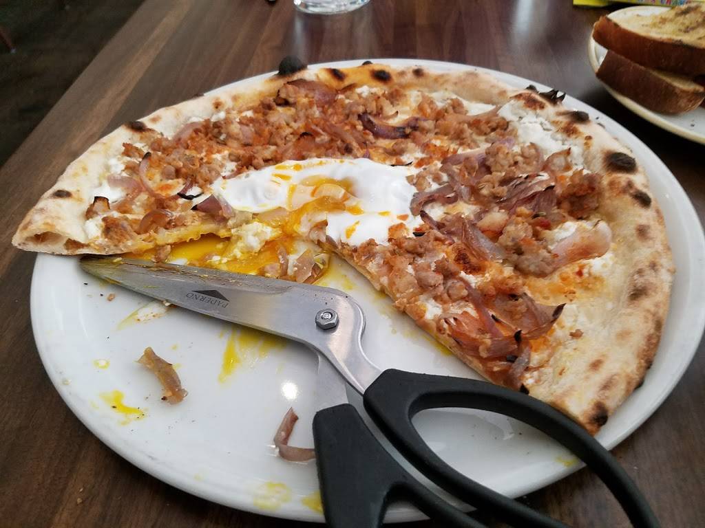 Coda di Volpe | restaurant | 3335 N Southport Ave, Chicago, IL 60657, USA | 7736878568 OR +1 773-687-8568