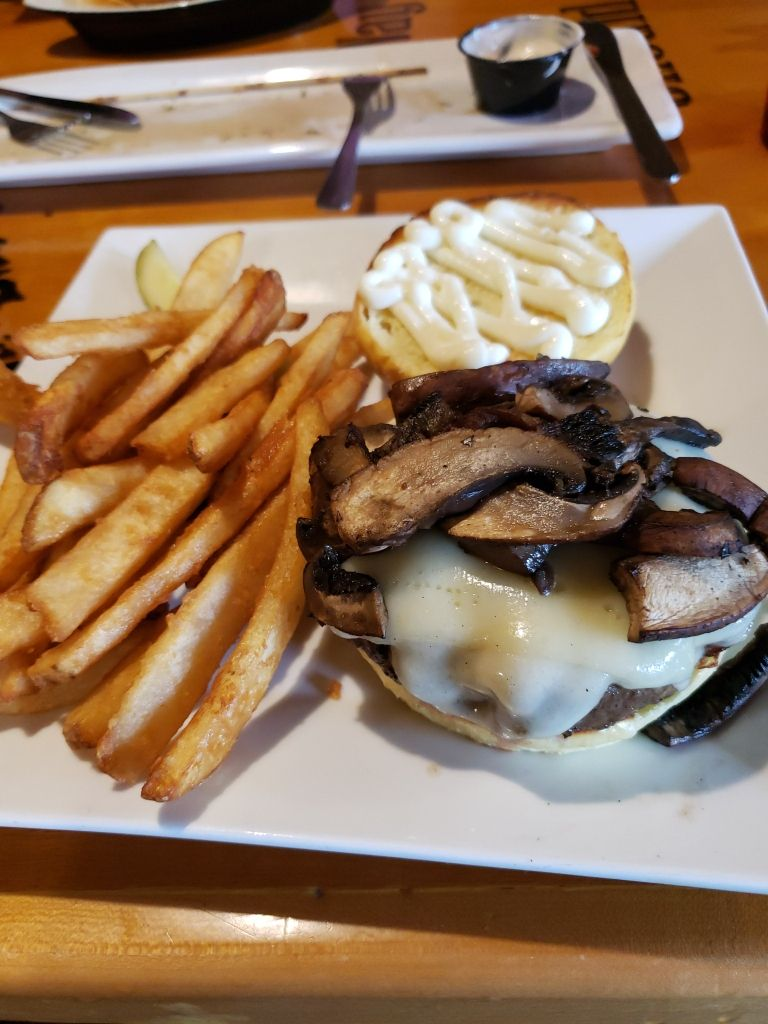 The Galley Restaurant & Pub | restaurant | 327 Roosevelt Trail, Naples, ME 04055, USA | 2076931002 OR +1 207-693-1002