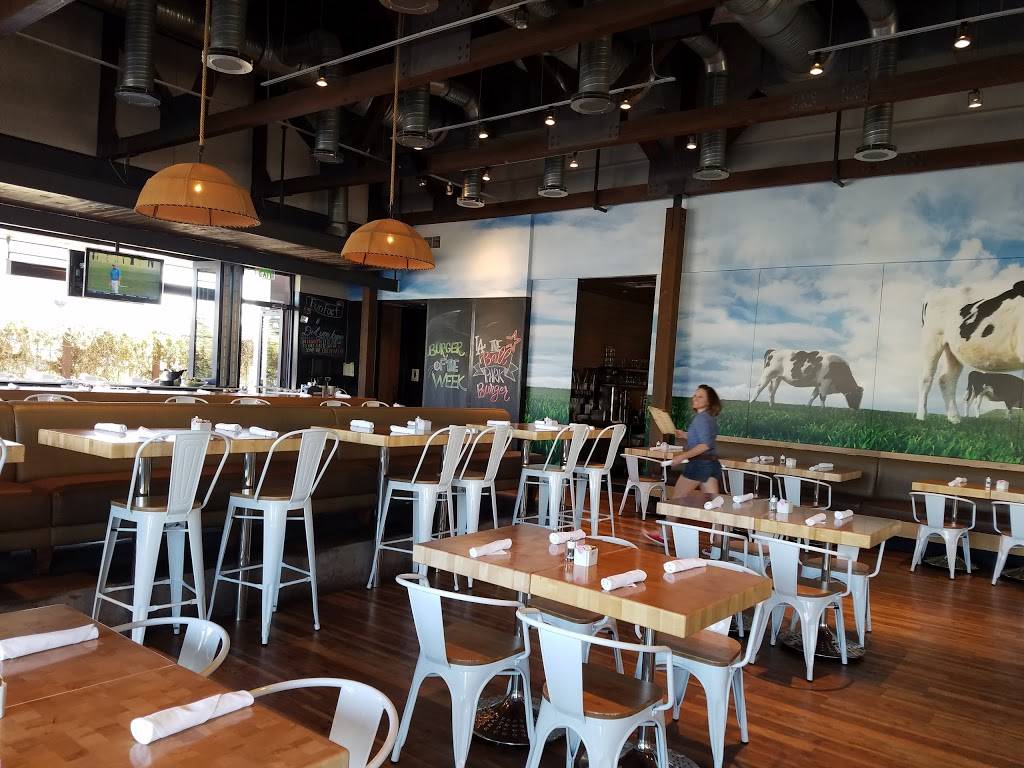 Zinburger | restaurant | 6390 E Grant Rd, Tucson, AZ 85715, USA | 5202982020 OR +1 520-298-2020