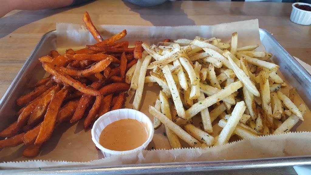 Hopdoddy Burger Bar | restaurant | 6030 Luther Ln #100, Dallas, TX 75225, USA | 2143632337 OR +1 214-363-2337