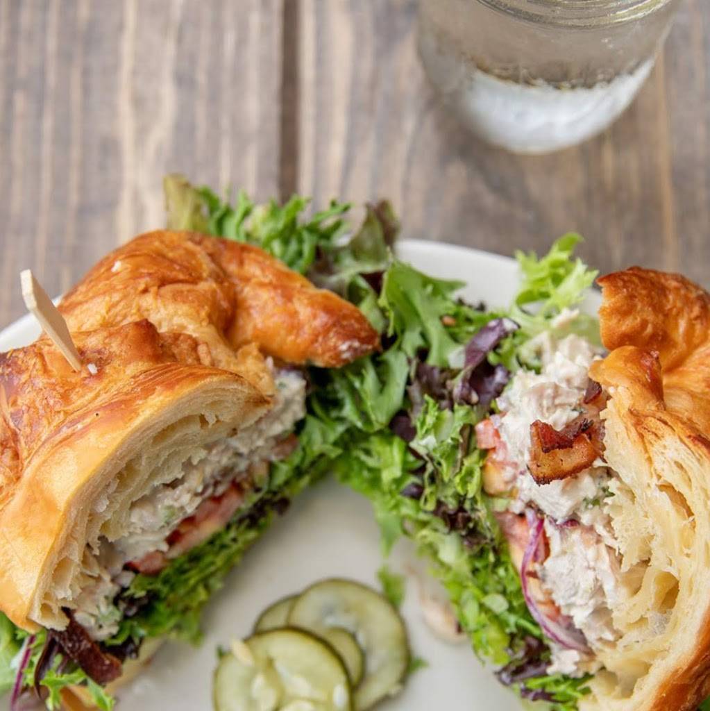 Five Loaves Cafe | cafe | 1055 Johnnie Dodds Blvd #100, Mt Pleasant, SC 29464, USA | 8438491043 OR +1 843-849-1043