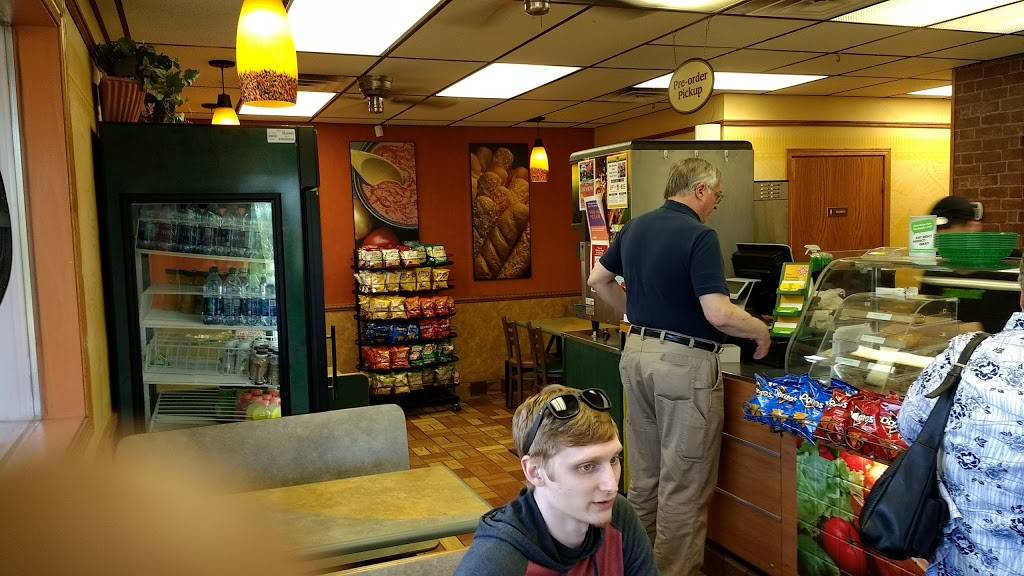 Subway | restaurant | 807 N Main St, Lodi, WI 53555, USA | 6085927898 OR +1 608-592-7898