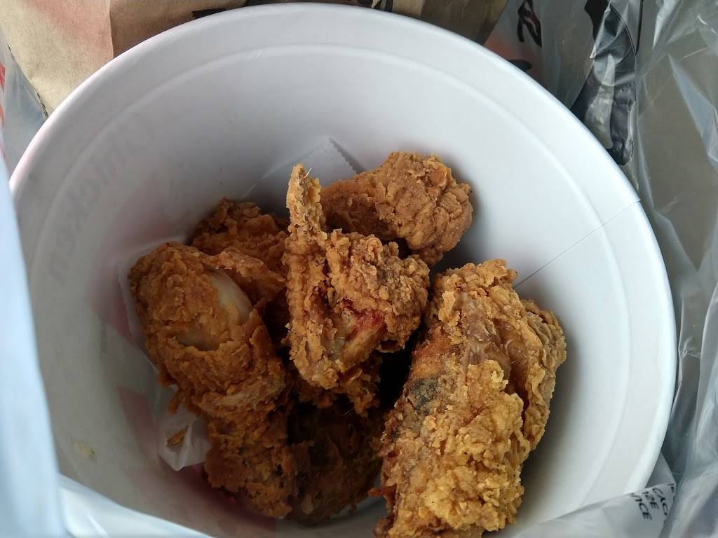 KFC | restaurant | 76106 Sidney Pl, Yulee, FL 32097, USA | 9042258643 OR +1 904-225-8643