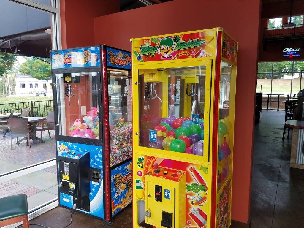 Buffalo Wings & Rings | restaurant | 16715 Orchard Stone Run, Charlotte, NC 28277, USA | 7045439464 OR +1 704-543-9464