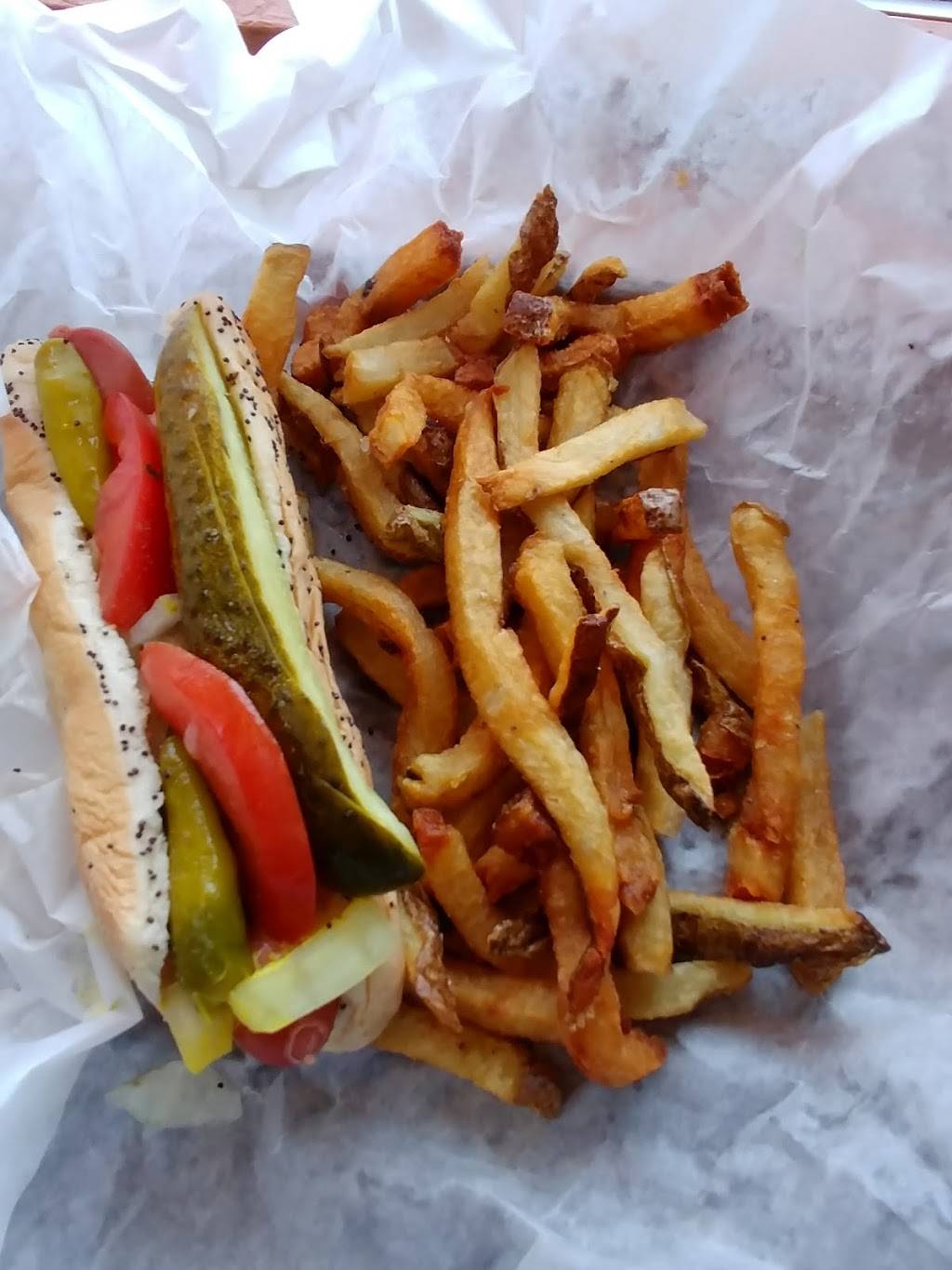 Happy Dog West Chicago | restaurant | 140 W Roosevelt Rd, West Chicago, IL 60185, USA | 6302068199 OR +1 630-206-8199