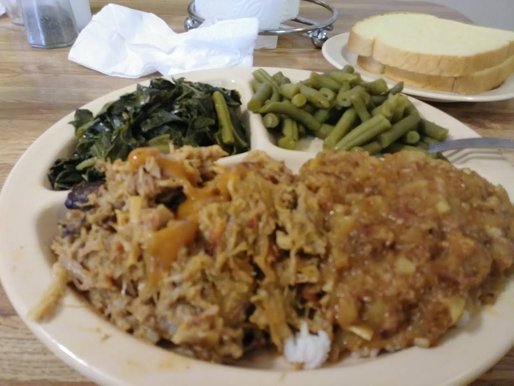 Dennis Barbeque | restaurant | 3639 San Sebastian Dr, Hephzibah, GA 30815, USA | 7067905477 OR +1 706-790-5477