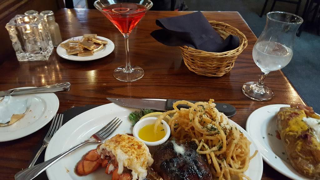 Butler Inn of Pewaukee | restaurant | 742 Glacier Rd, Pewaukee, WI 53072, USA | 2626910840 OR +1 262-691-0840