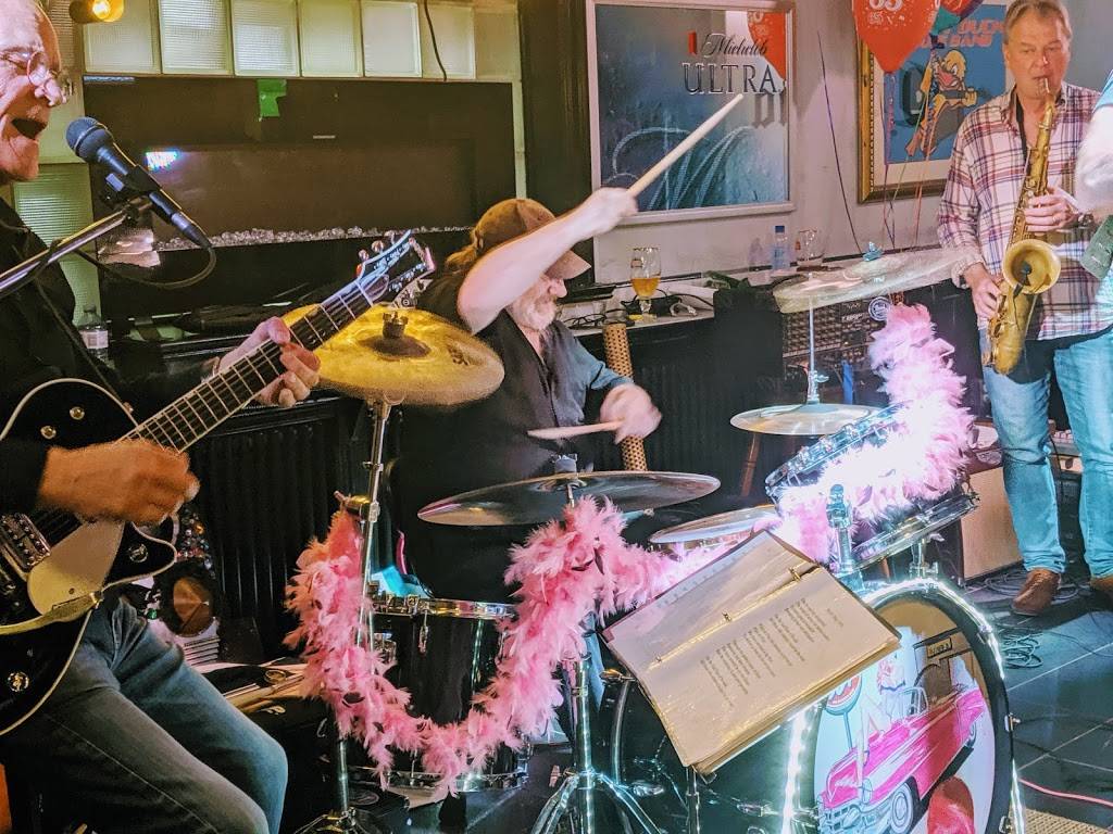 Jo Blo’s Rock & Wok | restaurant | 155 St Paul Crescent, St. Catharines, ON L2S 1N4, Canada | 9056858280 OR +1 905-685-8280