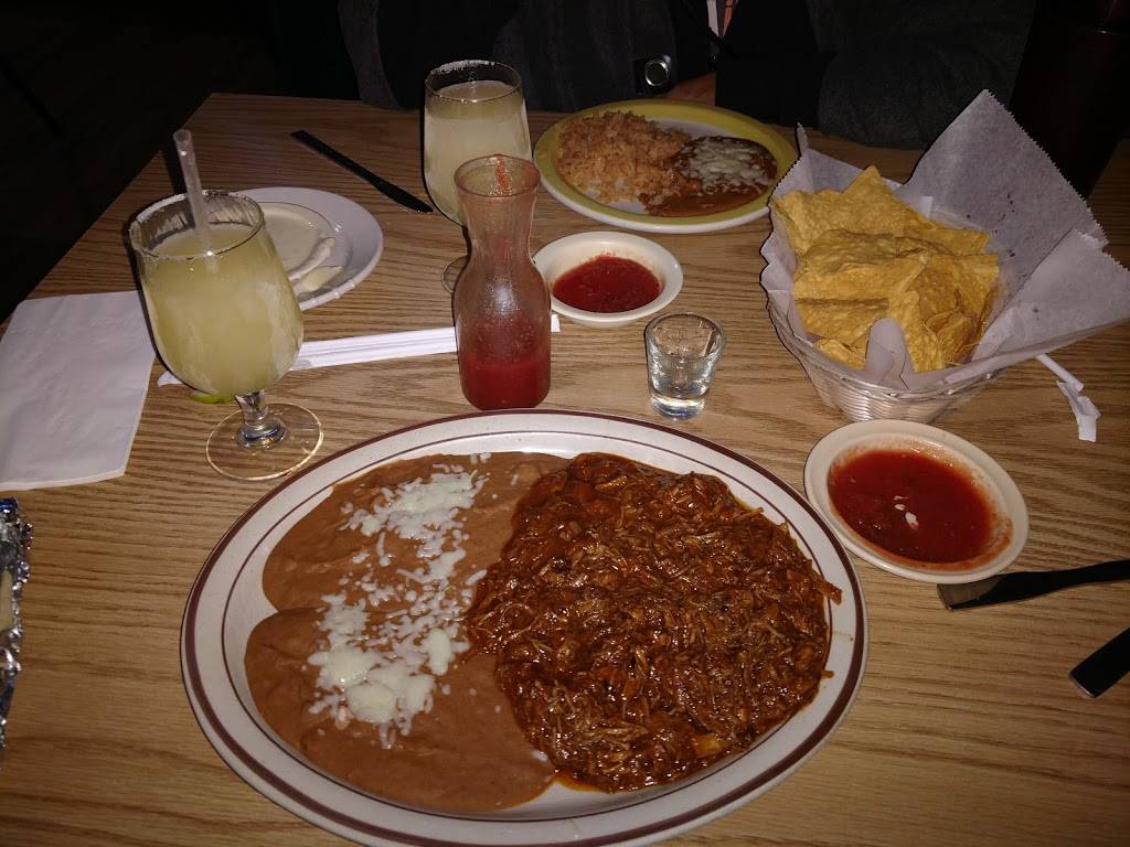 El Centenario | restaurant | 1306 S Kansas Ave, Topeka, KS 66612, USA | 7857838968 OR +1 785-783-8968