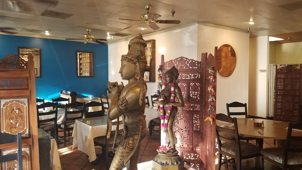 Brahma Bull North & South Indian Cuisine | restaurant | 3050 W Shaw Ave #108, Fresno, CA 93711, USA | 5597576125 OR +1 559-757-6125