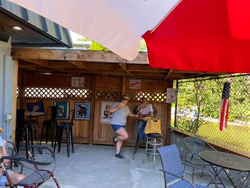 Docs Riverside Taphouse | restaurant | 1423 S Machias Rd, Snohomish, WA 98290, USA | 4253747572 OR +1 425-374-7572