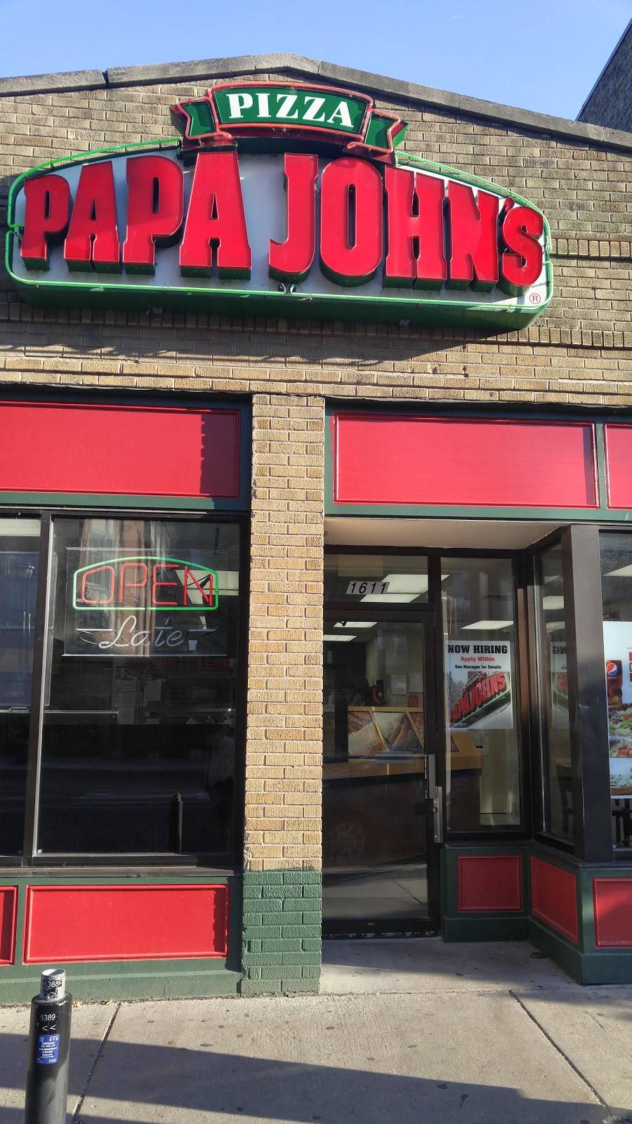 Papa Johns Pizza | restaurant | 1611 W Wells St, Milwaukee, WI 53233, USA | 4143427272 OR +1 414-342-7272