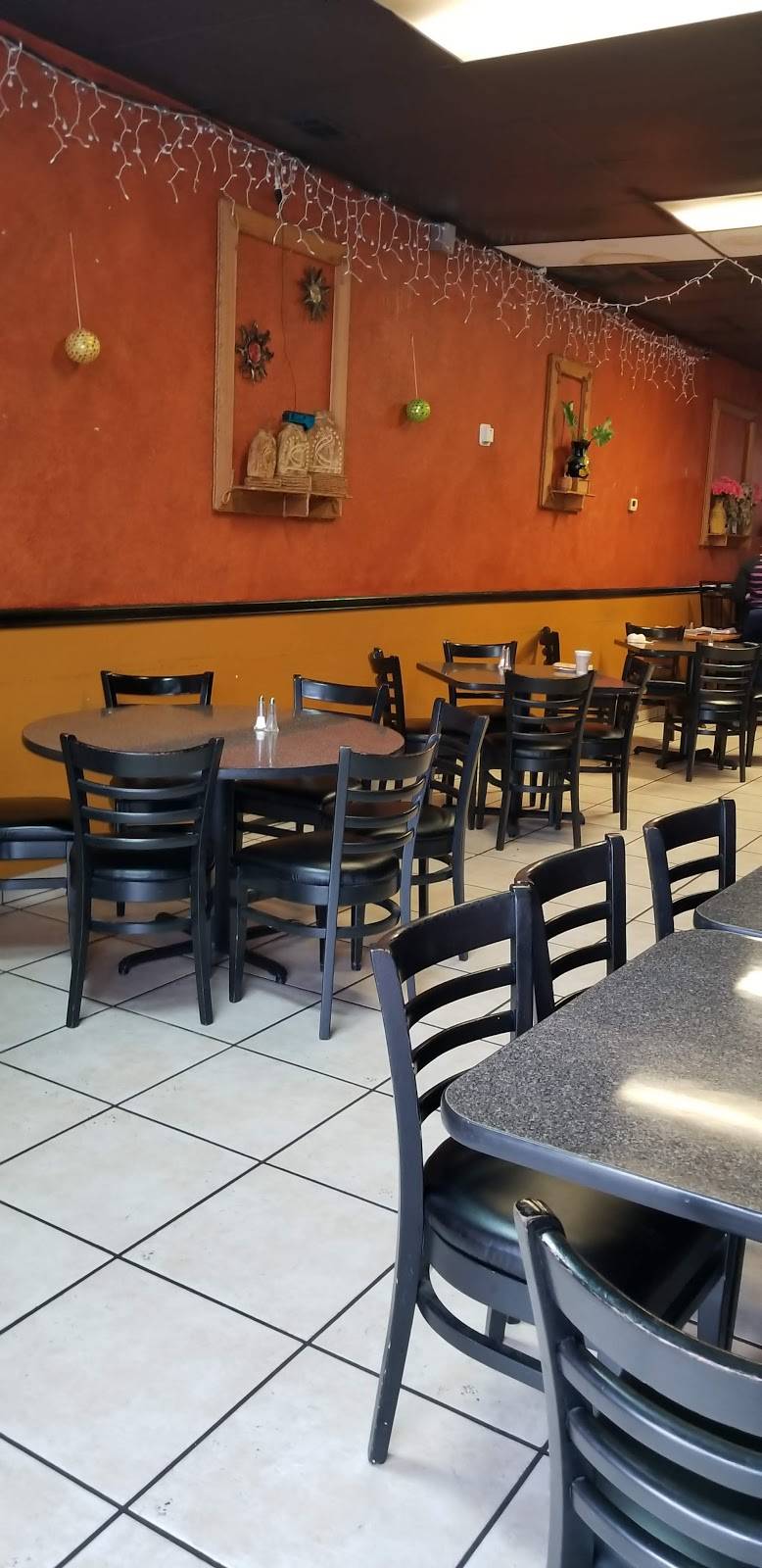 Maravatio Restaurant | restaurant | 4619 E R L Thornton Fwy, Dallas, TX 75223, USA | 2148243300 OR +1 214-824-3300