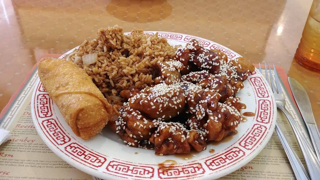 Moon House Restaurant | restaurant | 741 Oaklawn Ave, Cranston, RI 02920, USA | 4019421705 OR +1 401-942-1705