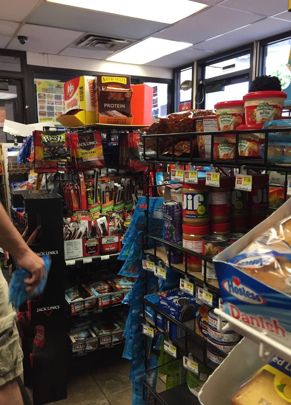 Holiday Stationstores | cafe | 7744 12th Ave S, Richfield, MN 55423, USA | 6128694211 OR +1 612-869-4211