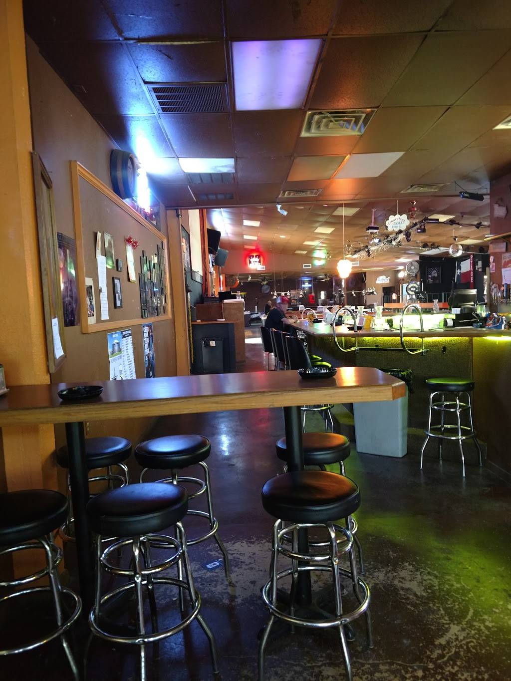 Diamond D Billiards & Sports | restaurant | 3605 Contrary Creek Rd, Granbury, TX 76048, USA | 8175732100 OR +1 817-573-2100