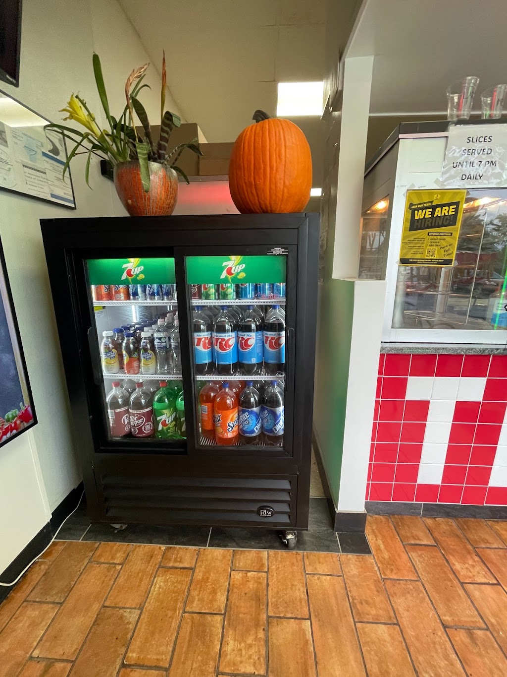 Trianos Pizza & Beef | restaurant | 704 S Main St, Lombard, IL 60148, USA | 6306139017 OR +1 630-613-9017